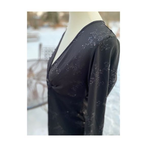 Thyme Maternity Black Metallic Top Blouse Sparkle Holiday Surplice Sz S - Picture 6 of 8